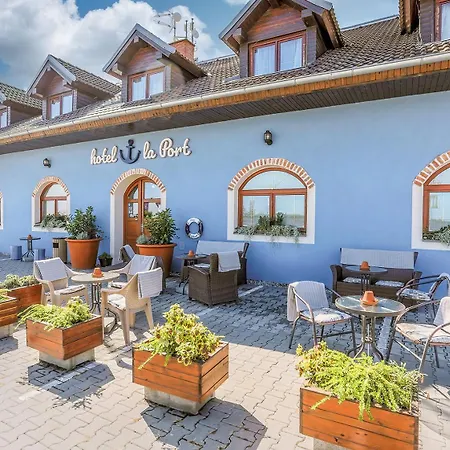 La Port Hotel